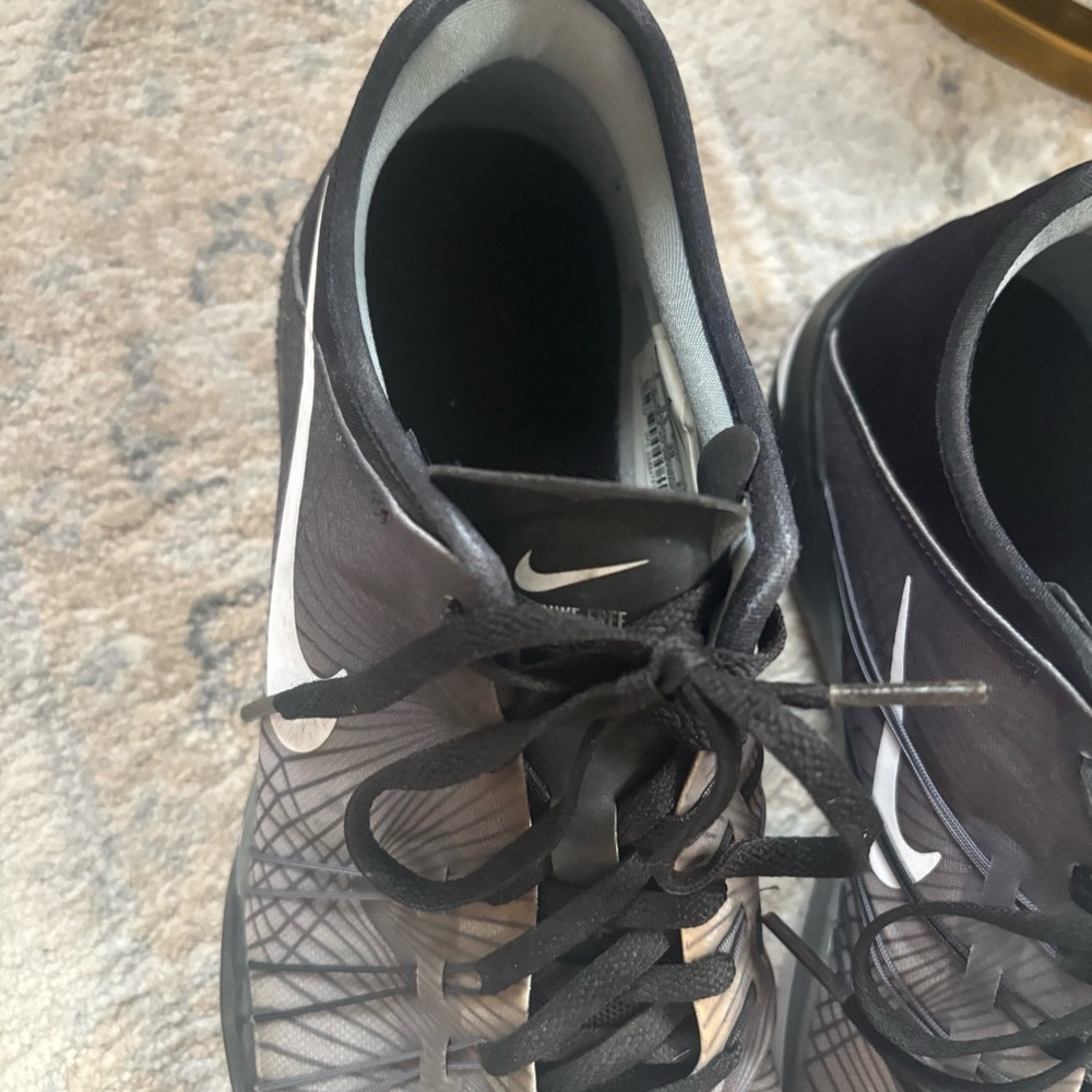 Nike Black and White Athletic Shoes with Breathable Mesh - Picture 3 of 5